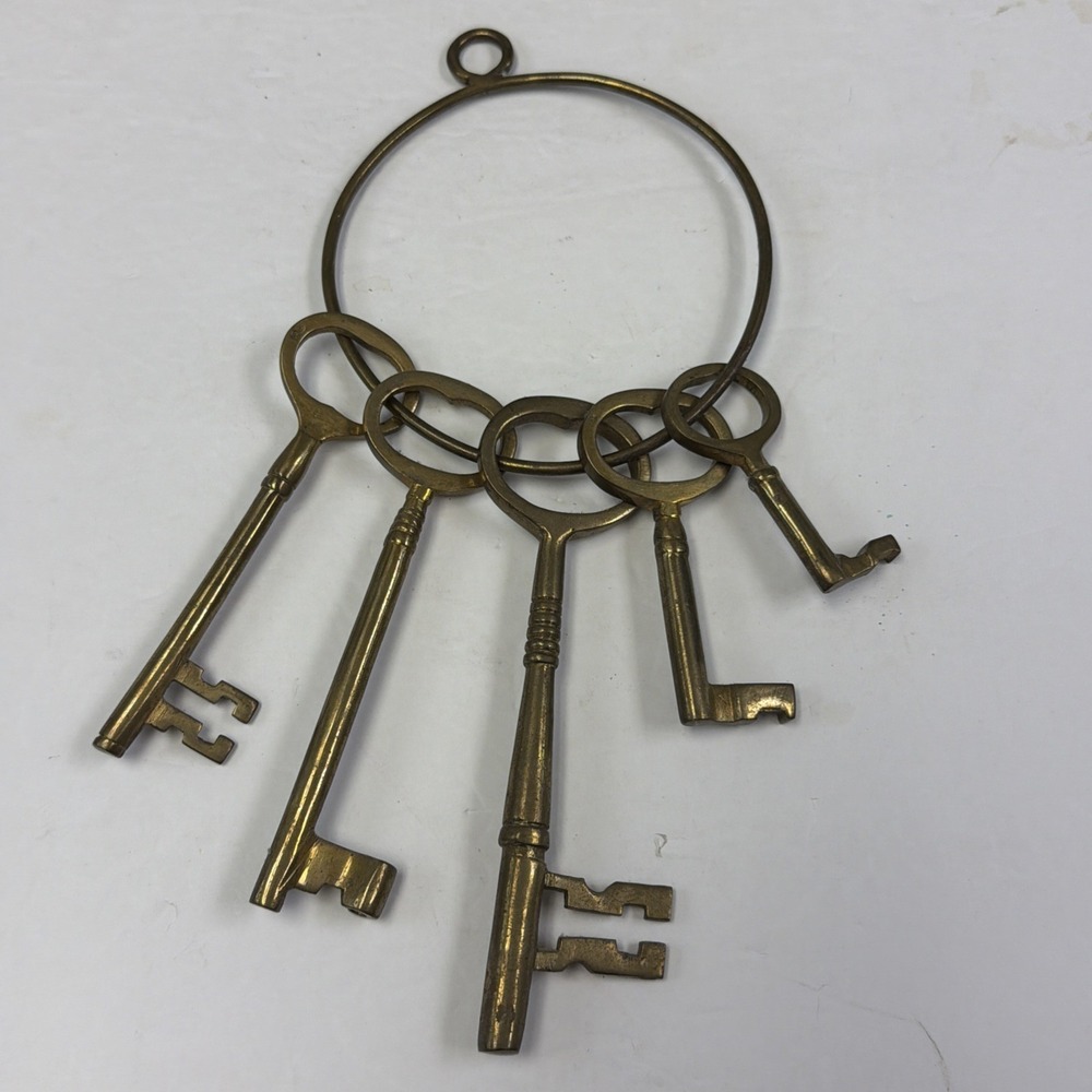 vintage brass large Jail Cell‎ Skeleton Keys Decorative Set of 5 on Ring